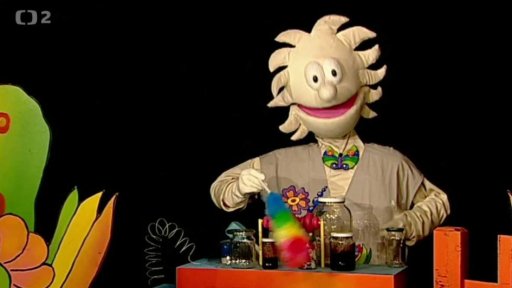 Otylka omylem u Pipa shodí sklenici se zavařenou letní bouřkou a začne mela.