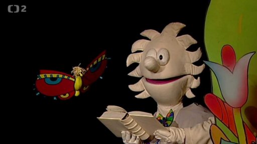 Muf vyhlašuje úkol pro všechny na paloučku - mají vymyslet, jak by měl vypadat pořad Mravenci v kredenci.