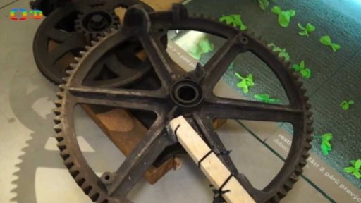 Od motyky k traktoru