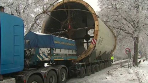 Nadměrný náklad znovu na cestě