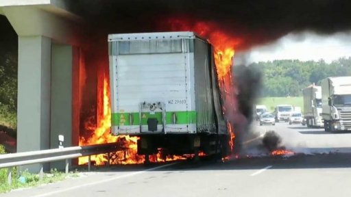 Požár kamionu na dálnici D46