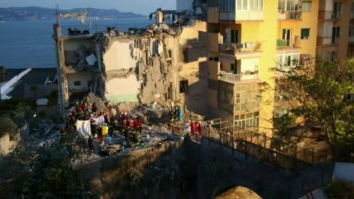 Zřícení domu v italské Neapoli