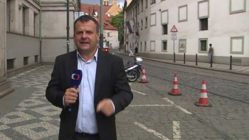 Spor o platy ve veřejné sféře