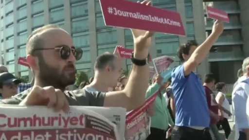 Turečtí novináři před soudem