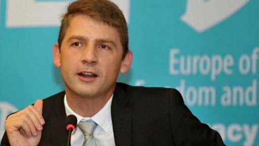 Petr Mach skládá mandát