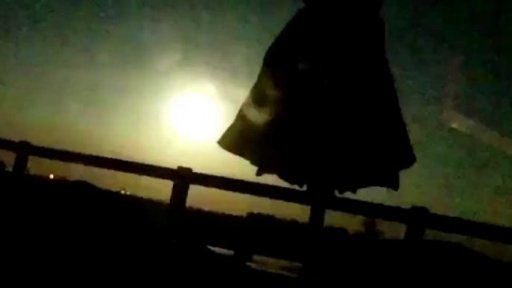 Průlet hořícího objektu atmosférou