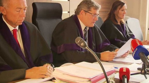 Muslimský šátek ve školách