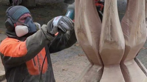 Sochy motorovou pilou