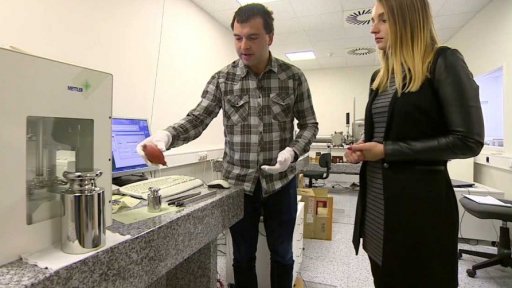 Kolik váží jeden kilogram?