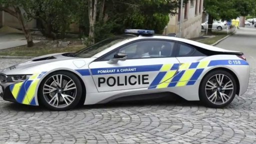 Policie vrací sportovní BMW