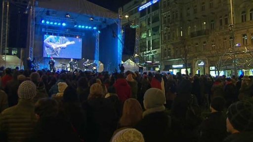 Hudba zaplnila ale i přímo ulice Prahy