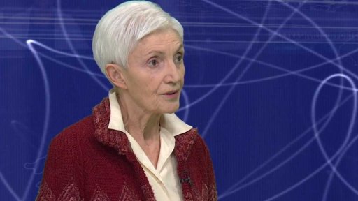 Sto růží v bidetu