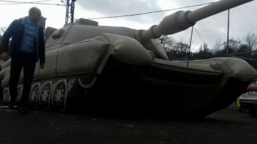 Nafukovací vojenská technika