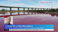 V Austrálii zrůžovělo jezero