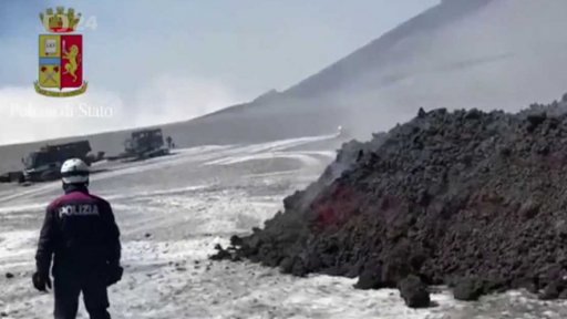 Erupce Etny zranila 10 lidí