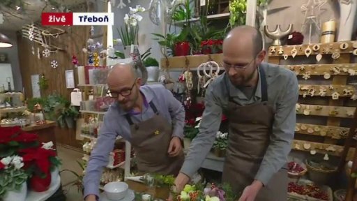 Vánoční květinová výzdoba