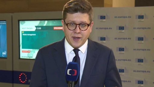 Brexit musí odsouhlasit parlament + rozhovor s B. Vostalem a B. Tallisem