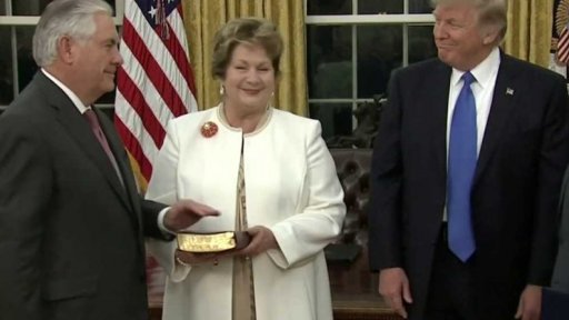 Ostrá slova prezidenta Trumpa + rozhovor s M. Řezníčkem a C. Svobodou