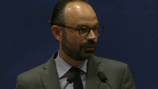 Prezident Macron si vybral premiéra