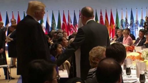 Trump a Putin: schůzka na zapřenou