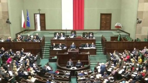 Polsko: kontroverzní reforma justice + rozhovor s V. Dostálem