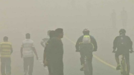 Dillí se utápí ve smogu