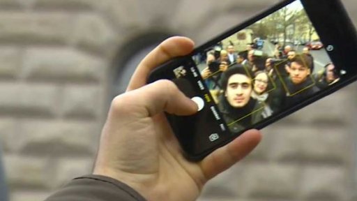 Spor o lživé příspěvky na Facebooku