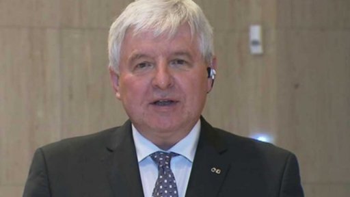 ČNB: konec intervencí - úvod