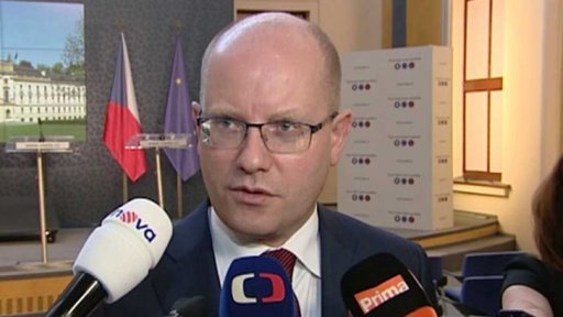 ČNB: konec intervencí - politické reakce