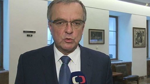 ČNB: konec intervencí - politické reakce