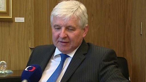 Kurz koruny týden po konci intervencí