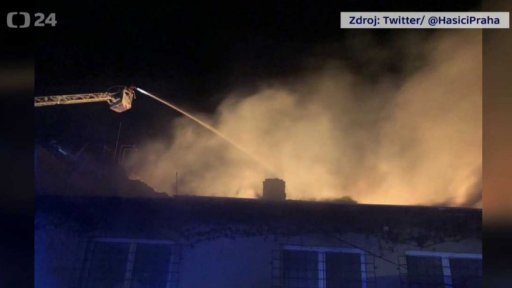 Ve Vinoři hoří hala