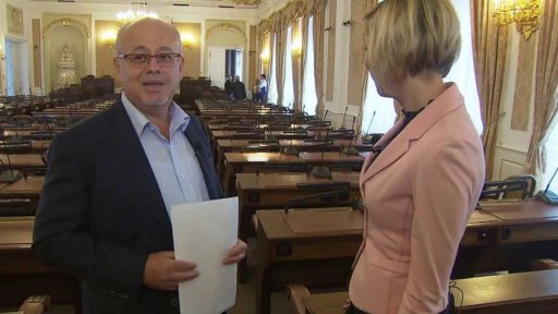 Mimořádná schůze PS