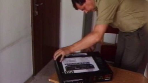 Italský prodejce prodával atrapy videorekordérů (1990)