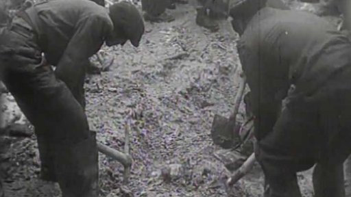 Odkrytí masových hrobů v Zemianských Kostolanech