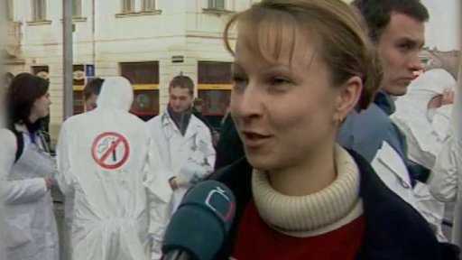 Studenti odrazují občany od kouření (2003)