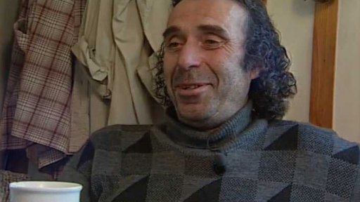 Lodník Žukovský tráví zimu na Vltavě (2001)