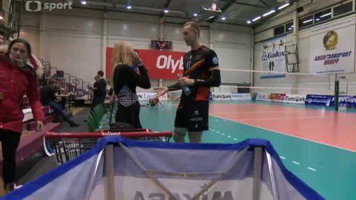 Příběh: Treial na skok doma