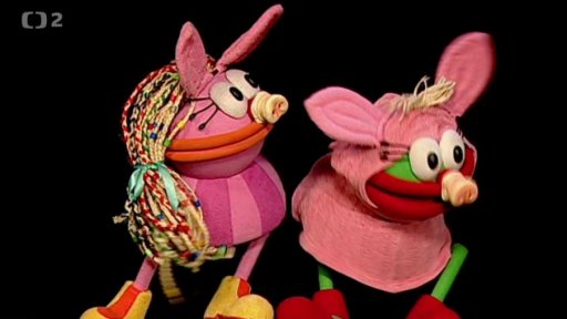 Muf a Fámula jsou převlečeni za prasátka - požádal je o to Hary.