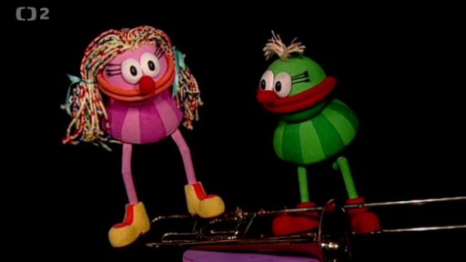 Trombón, neboli pozoun, najde i Muf a vydává jej za svou tryskoraketu. Fámula má též zájem, Muf jí trombón nepůjčí a havaruje na něm.