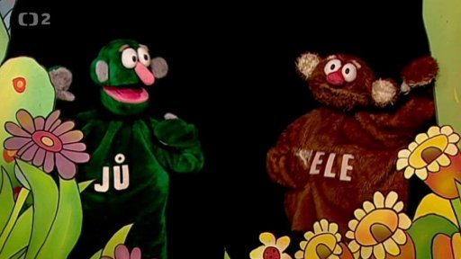 Hele skuhrá, že potřebuje po ránu něco na zub, Jů se směje a přinese mu kartáček a pastu na zuby!