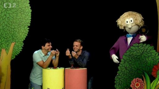 Mufikanti Tomáš, Filip a Hary zpívají písničku Kaštany.