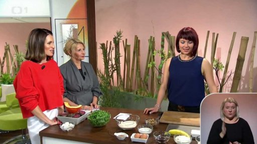 Malé vaření - zdravé recepty na švestkový koláč a salát z dýně a červené řepy - 2. část