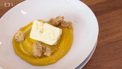 Dýňovo-rebarborové pyré s mandlovou drobenkou a tvarohovou zmrzlinou