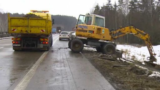 Škody po vichřici a hustém sněžení