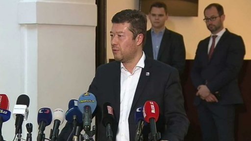 Tomio Okamura dál ve vedení sněmovny