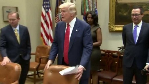 Plán uvalení cla na dovoz oceli a hliníku