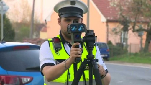 Policejní hlídky měří rychlost