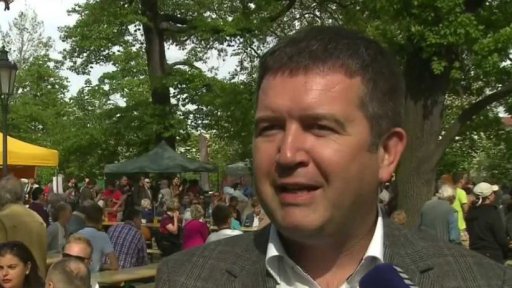 První máj a politické mítinky i jednání