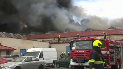 Požár haly v Hostivaři